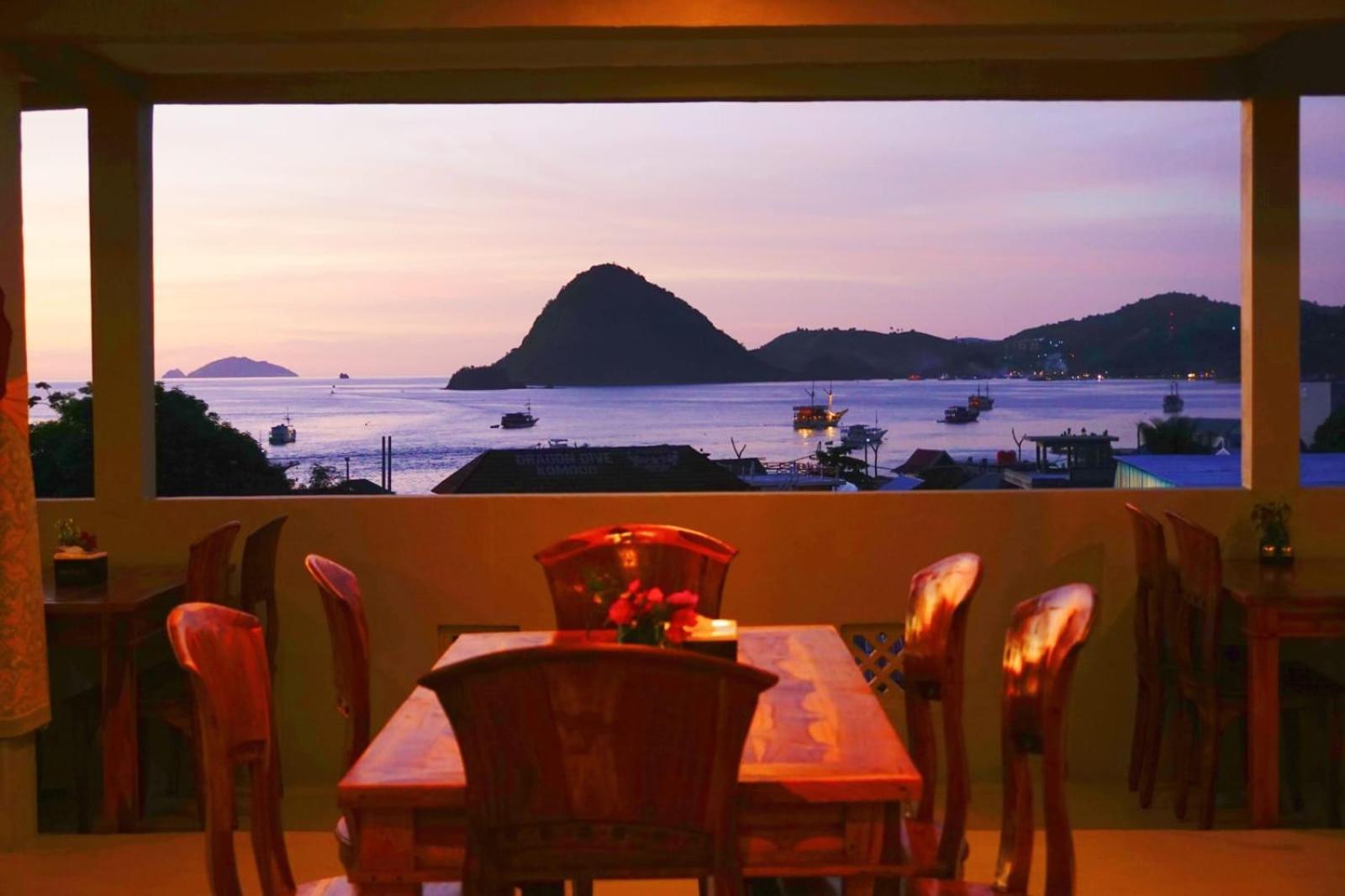 Komodo Lodge Лабуан Баджо Екстериор снимка