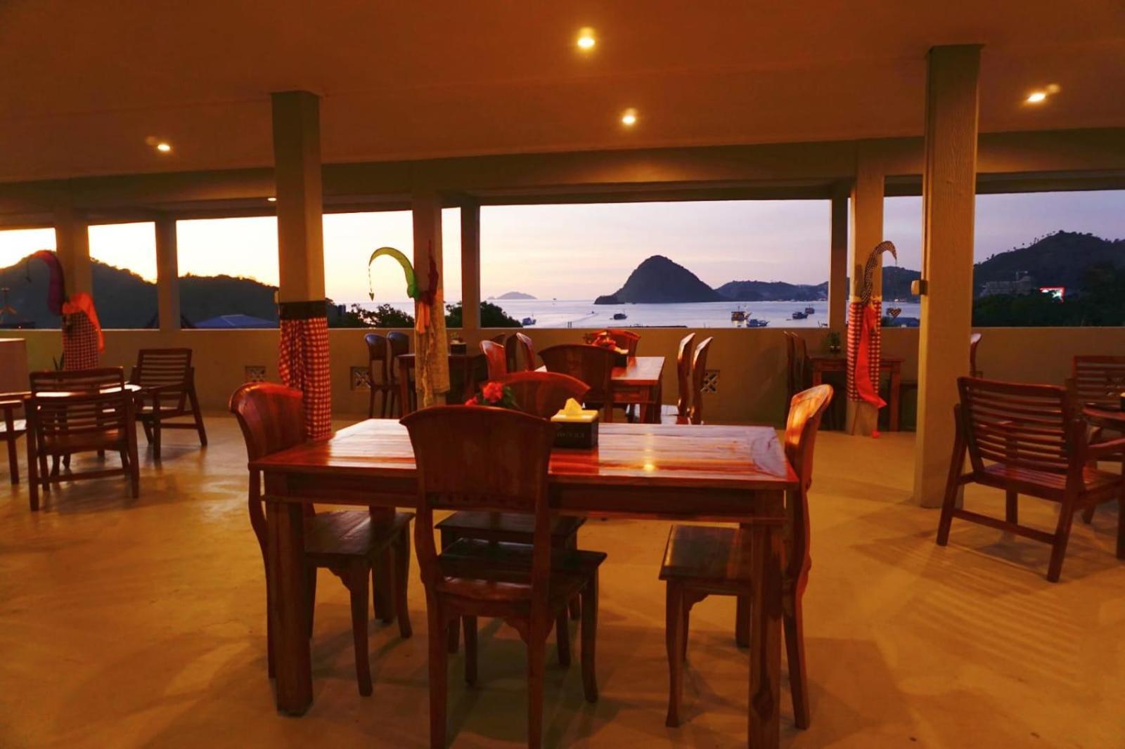 Komodo Lodge Лабуан Баджо Екстериор снимка