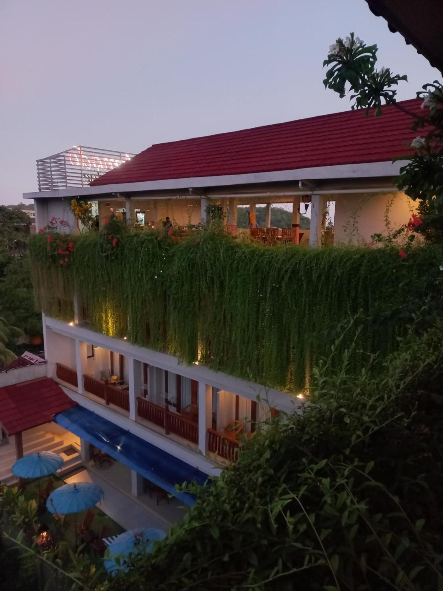 Komodo Lodge Лабуан Баджо Екстериор снимка