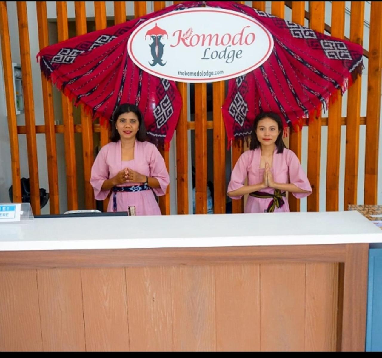Komodo Lodge Лабуан Баджо Екстериор снимка