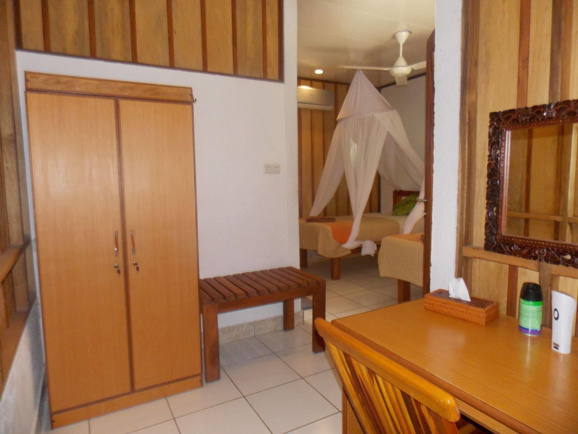 Komodo Lodge Лабуан Баджо Екстериор снимка