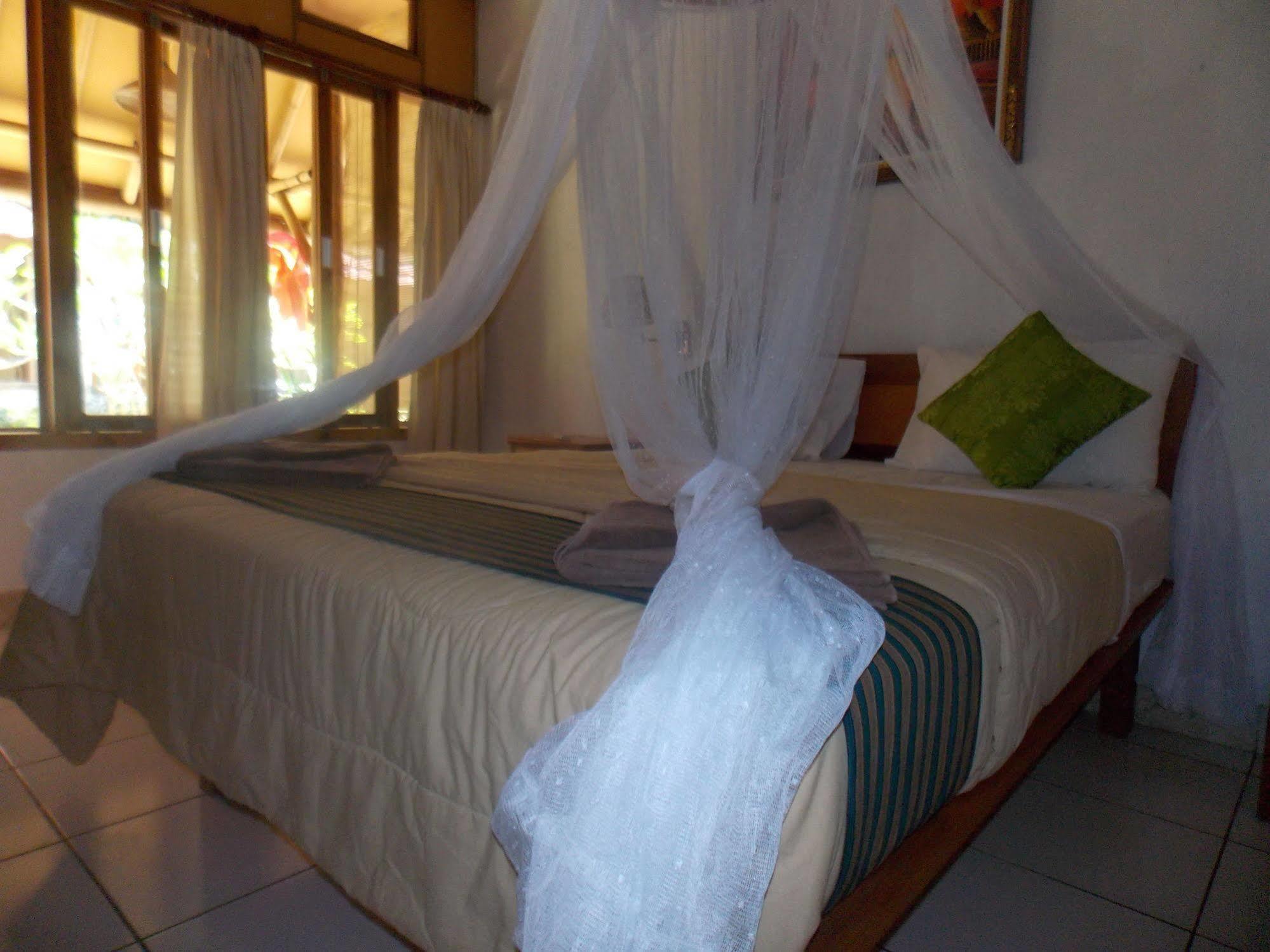 Komodo Lodge Лабуан Баджо Екстериор снимка