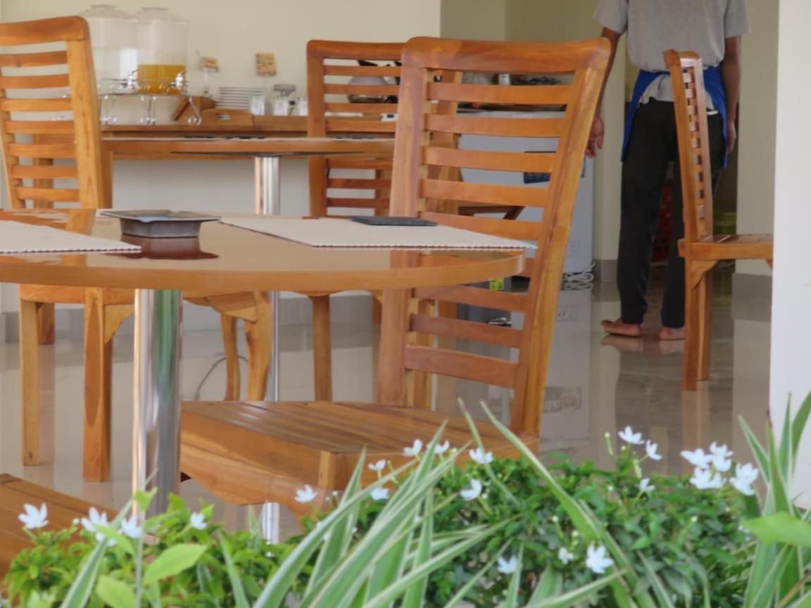 Komodo Lodge Лабуан Баджо Екстериор снимка